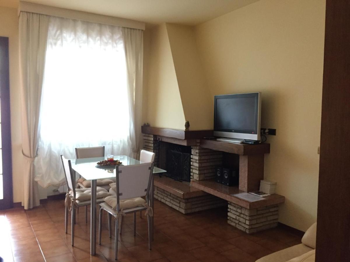 Le Case Di Cinzia Vinci Extérieur photo